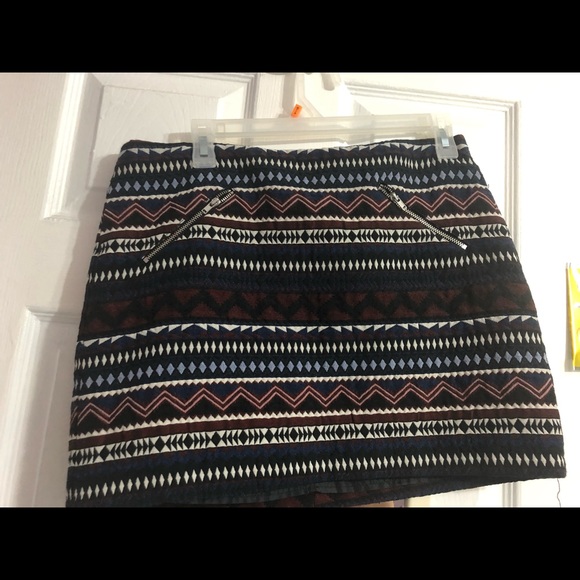 H&M patterned skirt - Picture 6 of 6